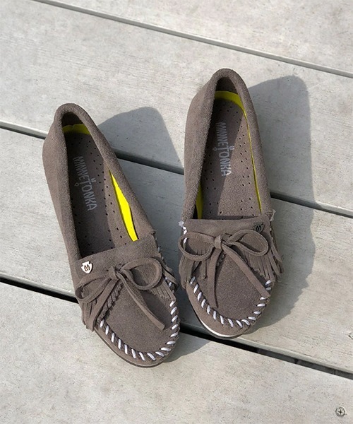 Minnetonka ミネトンカ Minnetonka ミネトンカ のモカシン デッキシューズ Minnetonka ミネトンカ Kilty Plus Tokyo リボン モカシン デッキシューズ モカシンシューズ 4315 Minnetonka ミネトンカ のファッション 業販 の