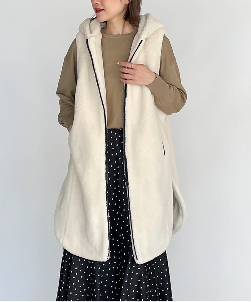 LUGIVA(ルギヴァ)の「ボアジレロングベスト(ベスト・レディース・オフホワイト/ブラック・M)」の2枚目の写真