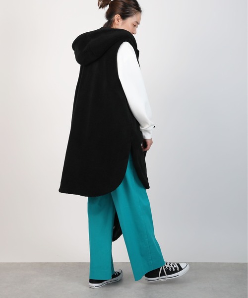 LUGIVA(ルギヴァ)の「ボアジレロングベスト(ベスト・レディース・オフホワイト/ブラック・M)」の11枚目の写真