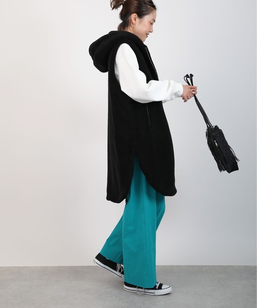 LUGIVA(ルギヴァ)の「ボアジレロングベスト(ベスト・レディース・オフホワイト/ブラック・M)」の12枚目の写真