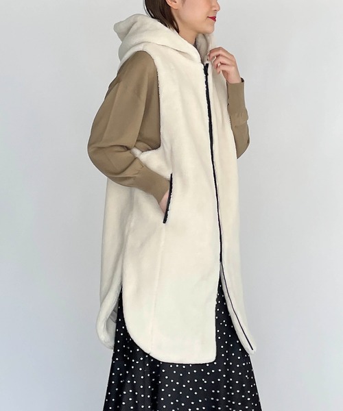 LUGIVA(ルギヴァ)の「ボアジレロングベスト(ベスト・レディース・オフホワイト/ブラック・M)」の18枚目の写真