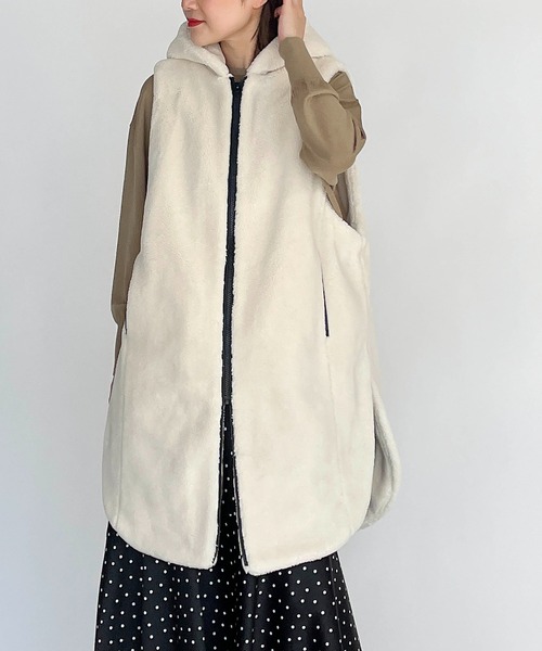 LUGIVA(ルギヴァ)の「ボアジレロングベスト(ベスト・レディース・オフホワイト/ブラック・M)」の19枚目の写真