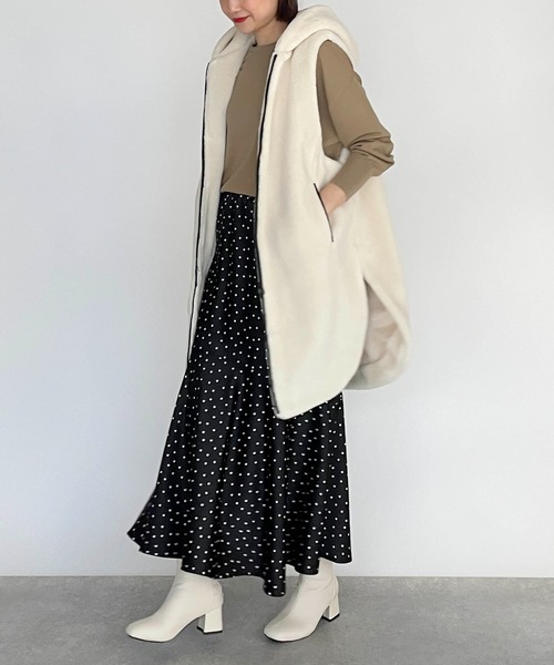 LUGIVA(ルギヴァ)の「ボアジレロングベスト(ベスト・レディース・オフホワイト/ブラック・M)」の20枚目の写真