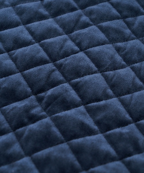 UNIVERSAL OVERALL(ユニバーサルオーバーオール)の「【UNIVERSAL OVERALL】QUILT VELOR COAT / キルティング中綿ベロアコート(ダウンジャケット/コート・レディース・ネイビー/ブラック・MEDIUM/LARGE)」の9枚目の写真