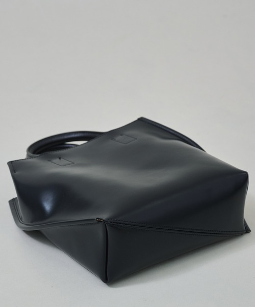 Courtney Orla（コートニーオーラ）の「【Courtney Orla/(コートニーオーラ)】SLOPE TOTE S/スロープトートS（ハンドバッグ・レディース・ブラック・FREE）」の7枚目の写真