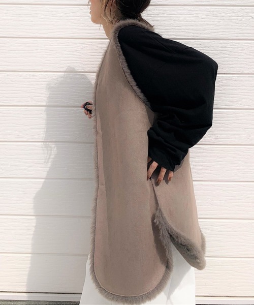 Q(キュー)の「リバーフェイクファーベスト(ベスト・レディース・ライトグレー/ブラウン/ベージュ・MEDIUM)」の13枚目の写真