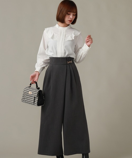 Cheek（チーク）の「ピンタックケープブラウス（シャツ/ブラウス・レディース・オフホワイト/ネイビー/オレンジ・MEDIUM）」の12枚目の写真