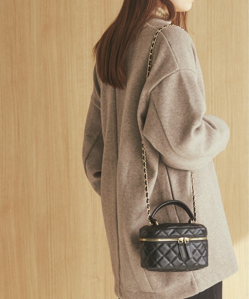 ANGIE（アンジー）の「キルティングミニバニティーバック（ショルダーバッグ・レディース・ブラック/ホワイト・FREE）」の5枚目の写真