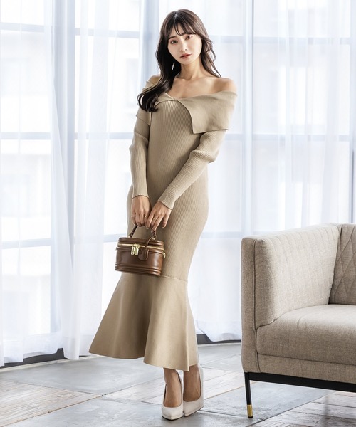 Julia Boutique（ジュリアブティック）の「デコルテオープンマーメイドニットワンピース/22567（ワンピース・レディース・オフホワイト/ピンク/グレイッシュベージュ・ONE）」の14枚目の写真