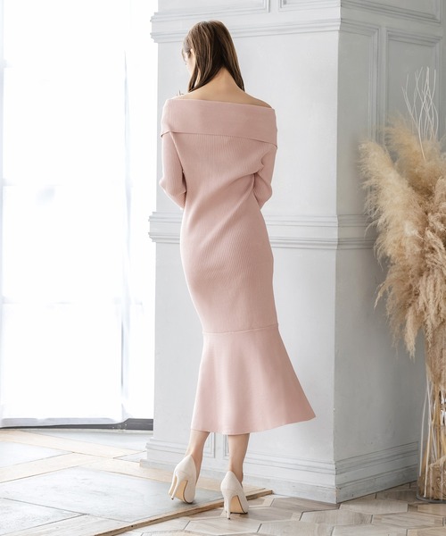 Julia Boutique（ジュリアブティック）の「デコルテオープンマーメイドニットワンピース/22567（ワンピース・レディース・オフホワイト/ピンク/グレイッシュベージュ・ONE）」の12枚目の写真
