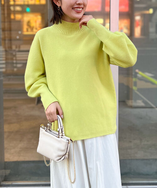 NOLLEY’S(ノーリーズ)の「CHESS 15Gハイネックプルオーバーニット(ニット/セーター・レディース・イエロー/オフホワイト/ブルー/グレイッシュベージュ・38)」の4枚目の写真