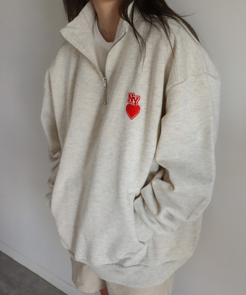 COURO（コウロ）の「ワンポイント刺繍/プリントハーフジップスウェット（スウェット・レディース・ライトグレー/レッド/ネイビー/オートミール/パープル/ブラック/グレー系その他/ブルー/ネイビー系/アイボリー系/ブラック系その他/ブルー系その他/パープル系その他/レッド系その他/ネイビー系1/アイボリー系1/カーキ系/カーキ/アイボリー/チャコール/ライトグレー系/グレー系その他2/ホワイト/チャコールグレー/ライトグレー系1/ブラック系その他2/アイボリー系2/グレー系/ネイビー系2/ブラック系その他3/グレー系その他3/グレー系その他4/ライトグレー系2/グレー系1・M/L）」の15枚目の写真