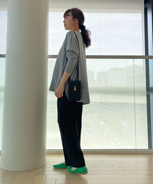 UNFILO(アンフィーロ)の「イージーパンツ ストレート(その他パンツ・レディース・ライトグレー系/ブラック系/ブラック系1/ライトイエロー系・SMALL/MEDIUM/LARGE/X-SMALL)」の17枚目の写真