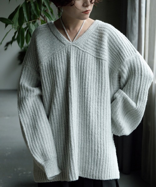 Ezick(エジック)の「2way choker オーバーニット(ニット/セーター・レディース・ライトグレー/ブルー/ブラック×グリーン・FREE)」の1枚目の写真