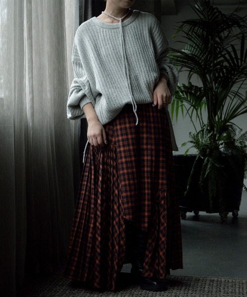 Ezick(エジック)の「2way choker オーバーニット(ニット/セーター・レディース・ライトグレー/ブルー/ブラック×グリーン・FREE)」の14枚目の写真