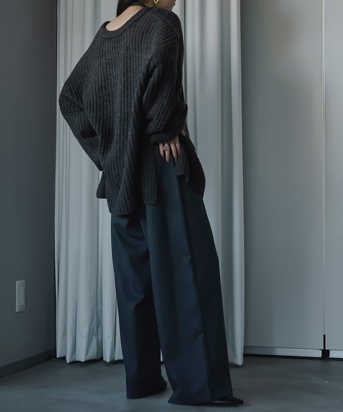 Ezick(エジック)の「2way choker オーバーニット(ニット/セーター・レディース・ライトグレー/ブルー/ブラック×グリーン・FREE)」の7枚目の写真