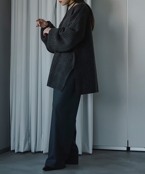 Ezick(エジック)の「2way choker オーバーニット(ニット/セーター・レディース・ライトグレー/ブルー/ブラック×グリーン・FREE)」の8枚目の写真