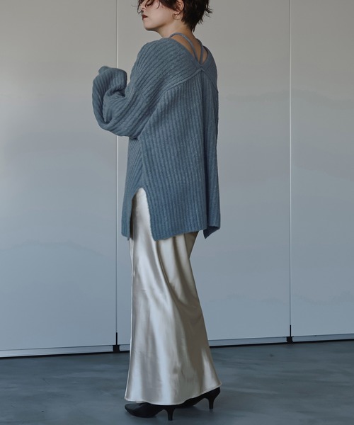 Ezick(エジック)の「2way choker オーバーニット(ニット/セーター・レディース・ライトグレー/ブルー/ブラック×グリーン・FREE)」の10枚目の写真