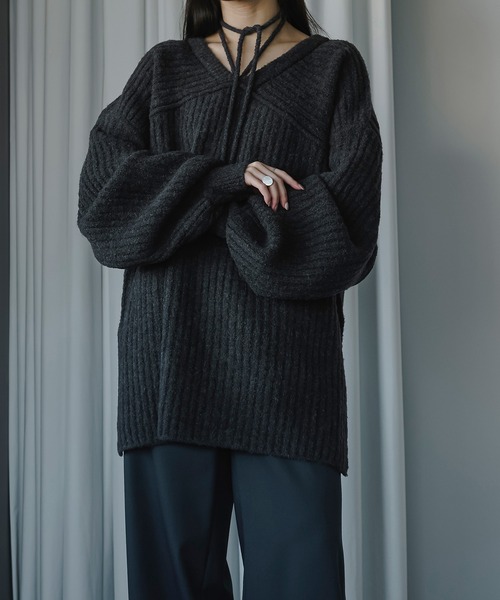 Ezick(エジック)の「2way choker オーバーニット(ニット/セーター・レディース・ライトグレー/ブルー/ブラック×グリーン・FREE)」の15枚目の写真