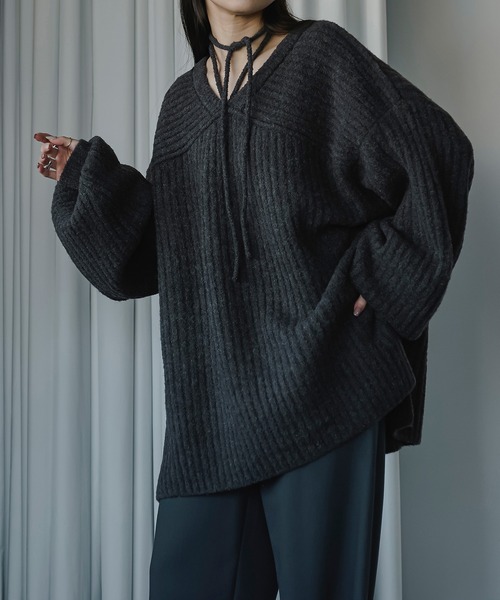 Ezick(エジック)の「2way choker オーバーニット(ニット/セーター・レディース・ライトグレー/ブルー/ブラック×グリーン・FREE)」の16枚目の写真