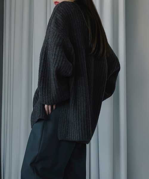 Ezick(エジック)の「2way choker オーバーニット(ニット/セーター・レディース・ライトグレー/ブルー/ブラック×グリーン・FREE)」の18枚目の写真