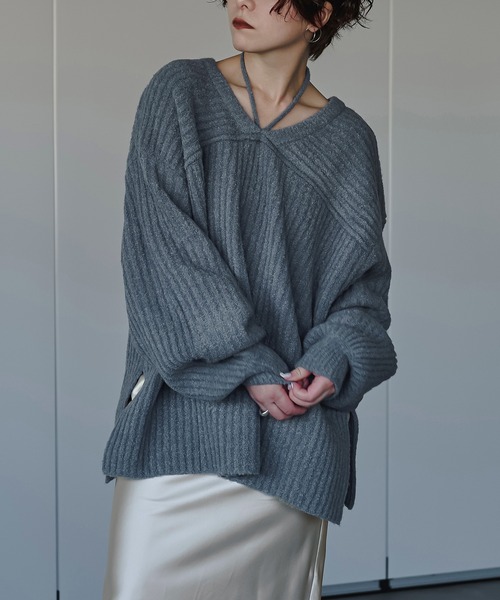 Ezick(エジック)の「2way choker オーバーニット(ニット/セーター・レディース・ライトグレー/ブルー/ブラック×グリーン・FREE)」の20枚目の写真