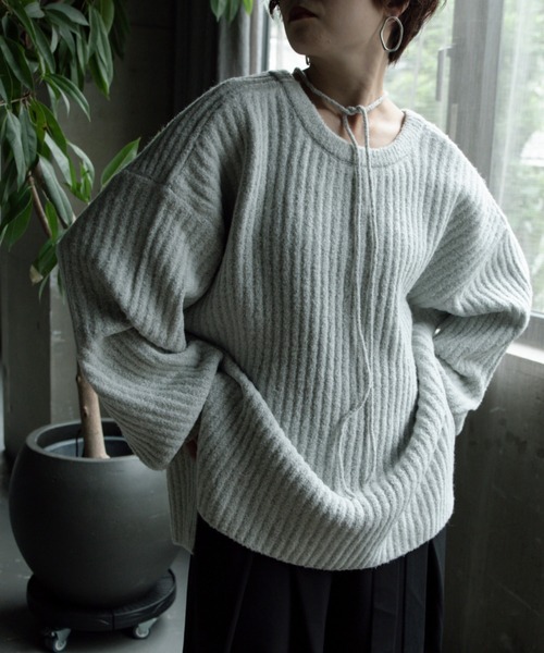 Ezick(エジック)の「2way choker オーバーニット(ニット/セーター・レディース・ライトグレー/ブルー/ブラック×グリーン・FREE)」の4枚目の写真