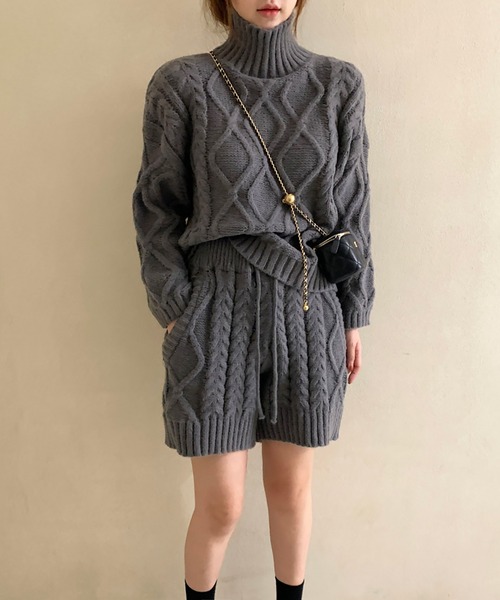 Girly Doll(ガーリードール)の「2点セットアップニット ケーブル編みニット&ショートパンツ(セットアップ・レディース・ブラック/ブルー/グレー/ブラウン/ベージュ・FREE)」の6枚目の写真