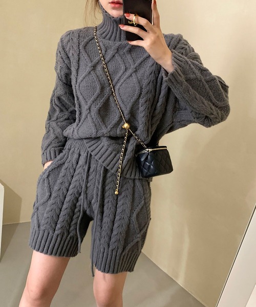 Girly Doll(ガーリードール)の「2点セットアップニット ケーブル編みニット&ショートパンツ(セットアップ・レディース・ブラック/ブルー/グレー/ブラウン/ベージュ・FREE)」の9枚目の写真