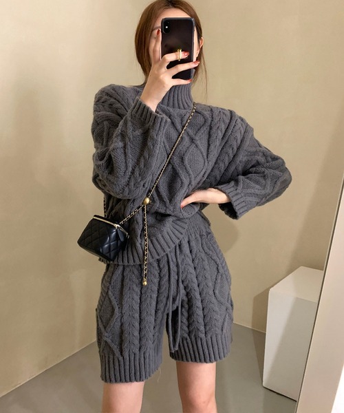 Girly Doll(ガーリードール)の「2点セットアップニット ケーブル編みニット&ショートパンツ(セットアップ・レディース・ブラック/ブルー/グレー/ブラウン/ベージュ・FREE)」の10枚目の写真