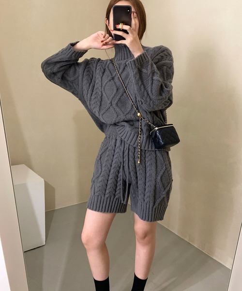 Girly Doll(ガーリードール)の「2点セットアップニット ケーブル編みニット&ショートパンツ(セットアップ・レディース・ブラック/ブルー/グレー/ブラウン/ベージュ・FREE)」の11枚目の写真