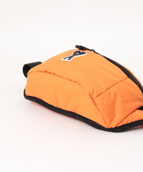 PUMA(プーマ)の「【PUMA】PUMA×AMI WAISTBAG(ボディバッグ/ウエストポーチ・レディース・オレンジ・FREE)」の2枚目の写真