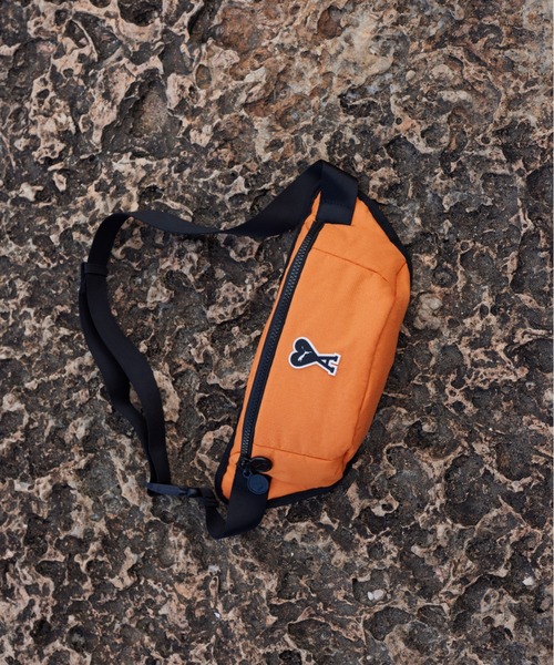 PUMA(プーマ)の「【PUMA】PUMA×AMI WAISTBAG(ボディバッグ/ウエストポーチ・レディース・オレンジ・FREE)」の8枚目の写真