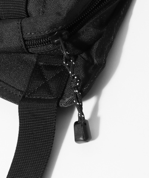 THE NORTH FACE(ザノースフェイス)の「日本未発売 THE NORTH FACE/ザ・ノースフェイス Camp Hipsack ショルダーバッグ(ボディバッグ/ウエストポーチ・メンズ・ブラック/ライトグレー・ONE SIZE)」の6枚目の写真