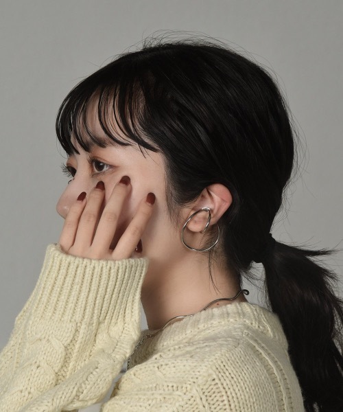 lawgy（ラウジー）の「nuance curve cuff（イヤーカフ・レディース・シルバー/ゴールド・FREE）」の7枚目の写真