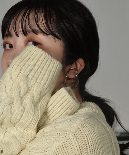 lawgy（ラウジー）の「nuance curve cuff（イヤーカフ・レディース・シルバー/ゴールド・FREE）」の4枚目の写真