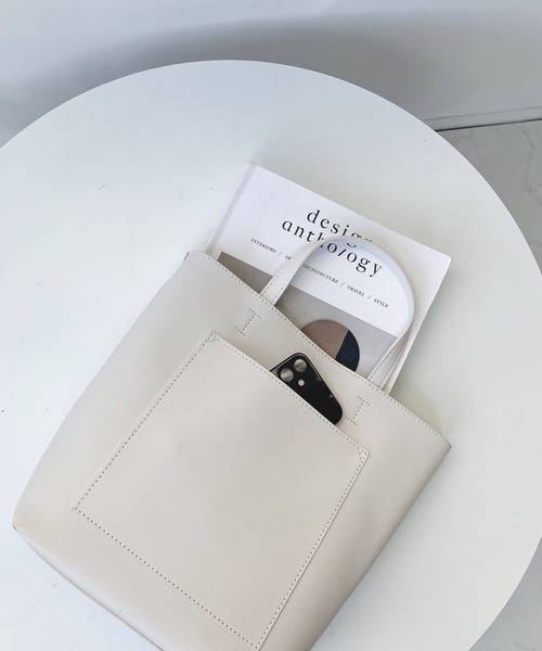 AS KNOW AS plus（アズノゥアズプラス）の「○ポケット付き グランミディバッグ（トートバッグ・レディース・ブラック/シルバー/ライトグリーン/アイボリー/モカ・FREE）」の15枚目の写真