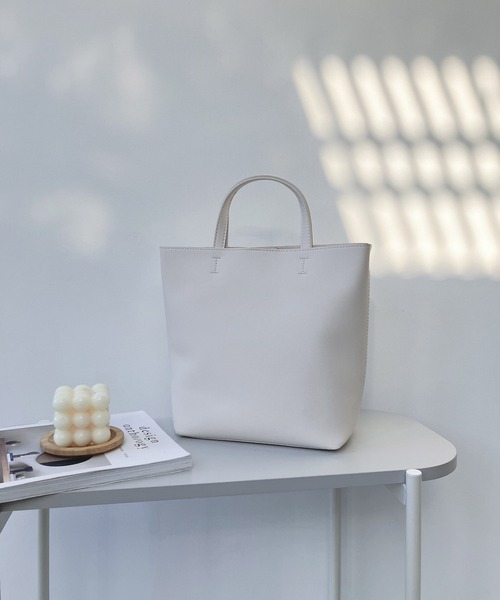 AS KNOW AS plus（アズノゥアズプラス）の「○ポケット付き グランミディバッグ（トートバッグ・レディース・ブラック/シルバー/ライトグリーン/アイボリー/モカ・FREE）」の18枚目の写真