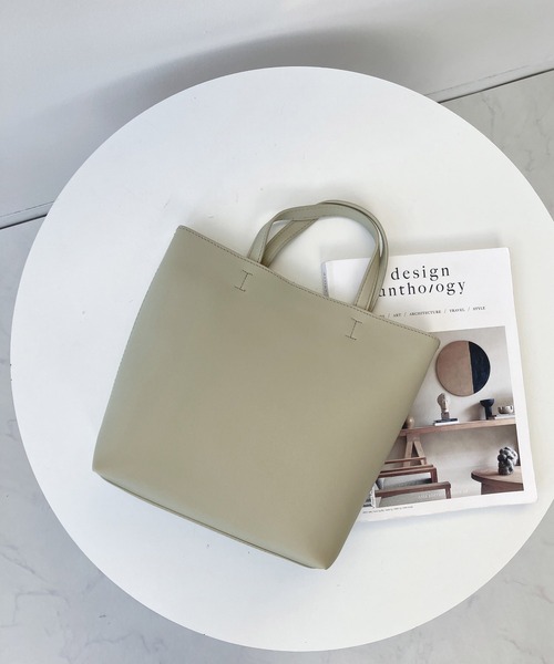 AS KNOW AS plus（アズノゥアズプラス）の「○ポケット付き グランミディバッグ（トートバッグ・レディース・ブラック/シルバー/ライトグリーン/アイボリー/モカ・FREE）」の11枚目の写真