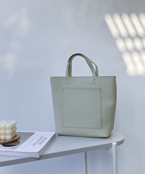 AS KNOW AS plus（アズノゥアズプラス）の「○ポケット付き グランミディバッグ（トートバッグ・レディース・ブラック/シルバー/ライトグリーン/アイボリー/モカ・FREE）」の21枚目の写真