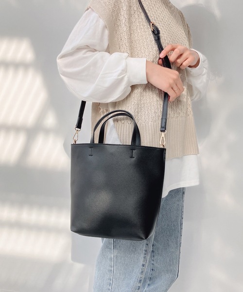 AS KNOW AS plus（アズノゥアズプラス）の「○ポケット付き グランミディバッグ（トートバッグ・レディース・ブラック/シルバー/ライトグリーン/アイボリー/モカ・FREE）」の19枚目の写真