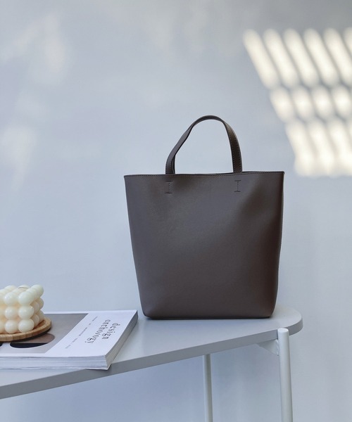 AS KNOW AS plus（アズノゥアズプラス）の「○ポケット付き グランミディバッグ（トートバッグ・レディース・ブラック/シルバー/ライトグリーン/アイボリー/モカ・FREE）」の8枚目の写真