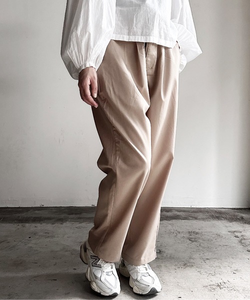 COMMON WARE（コモンウェアー）の「COMMONWARE:TRストレッチ タック ワイド テーパードパンツ（スラックス・レディース・カーキ/ブラック/サックスブルー/ベージュ/モカ/グリーン・L/XL/M）」の4枚目の写真