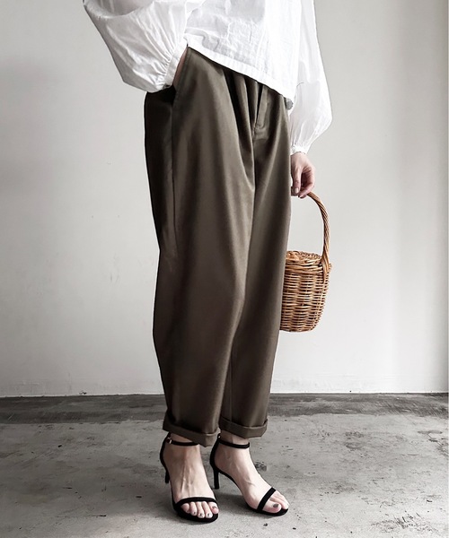 COMMON WARE（コモンウェアー）の「COMMONWARE:TRストレッチ タック ワイド テーパードパンツ（スラックス・レディース・カーキ/ブラック/サックスブルー/ベージュ/モカ/グリーン・L/XL/M）」の16枚目の写真