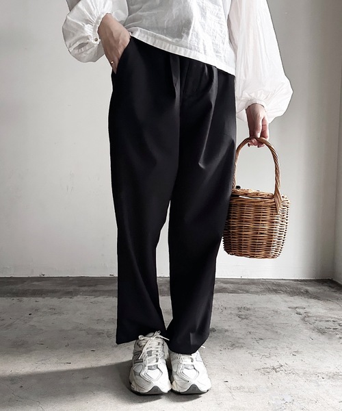 COMMON WARE（コモンウェアー）の「COMMONWARE:TRストレッチ タック ワイド テーパードパンツ（スラックス・レディース・カーキ/ブラック/サックスブルー/ベージュ/モカ/グリーン・L/XL/M）」の7枚目の写真