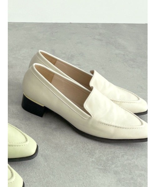 Te chichi TERRASSE（テチチテラス）の「チャンキーヒールローファー（ローファー・レディース・ブラック/オフホワイト/グリーン・MEDIUM/LARGE）」の2枚目の写真