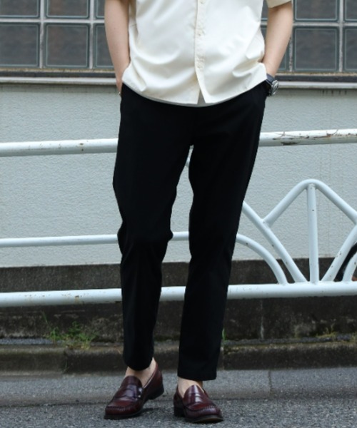 PLUS ONE(プラスワン)の「【接触冷感】【PLUS ONE】サラサラスリムトラウザー / 吸水速乾(スラックス・メンズ・ブラック/ベージュ/ネイビー/オリーブ/ブラック×グレー・S/M/L/XL)」の2枚目の写真