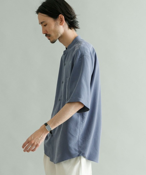 URBAN RESEARCH（アーバンリサーチ）の「『Sサイズあり』パウダーポプリンショートスリーブバンドカラーシャツ（シャツ/ブラウス・メンズ・ブルー/ミント/ブラウン/チャコールグレー・LARGE/MEDIUM/SMALL）」の4枚目の写真