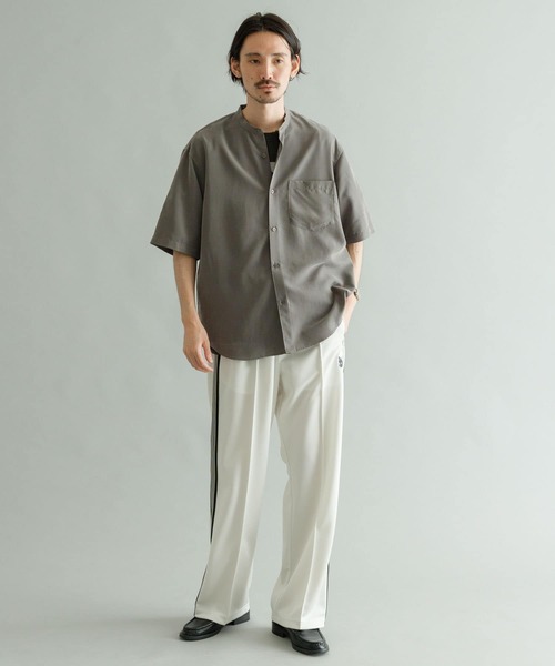 URBAN RESEARCH（アーバンリサーチ）の「『Sサイズあり』パウダーポプリンショートスリーブバンドカラーシャツ（シャツ/ブラウス・メンズ・ブルー/ミント/ブラウン/チャコールグレー・LARGE/MEDIUM/SMALL）」の15枚目の写真