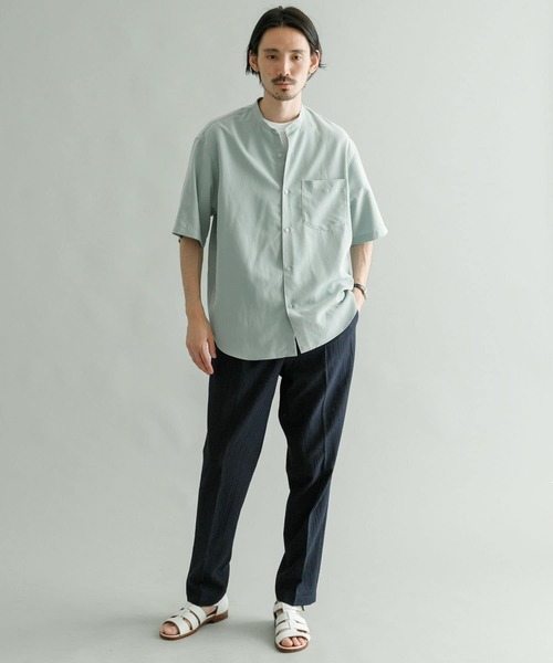 URBAN RESEARCH（アーバンリサーチ）の「『Sサイズあり』パウダーポプリンショートスリーブバンドカラーシャツ（シャツ/ブラウス・メンズ・ブルー/ミント/ブラウン/チャコールグレー・LARGE/MEDIUM/SMALL）」の18枚目の写真